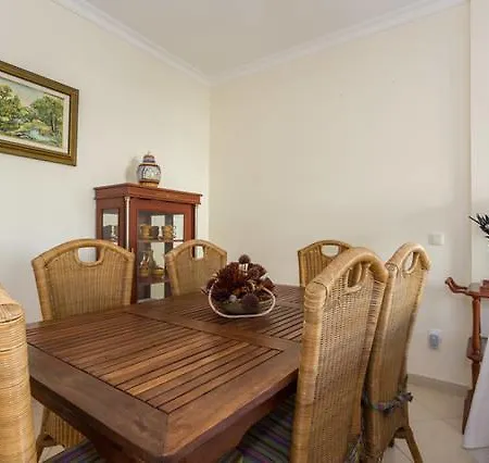 Apartment Leste *